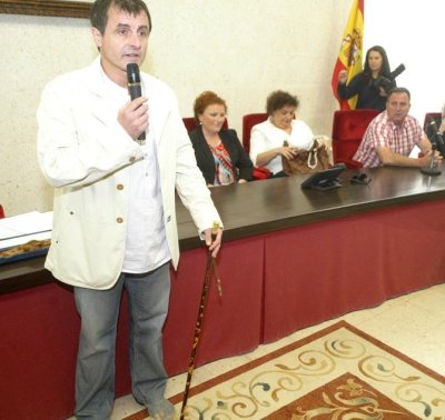 Luis Álvarez Angueira del BNG recogió el bastón de mando de la Alcaldía de Pontecesures.