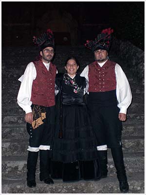 (de esquerda à dereita) Miguel (bombeiro) ;Adriana (ghaiteira) ;Jordi (percusionista)