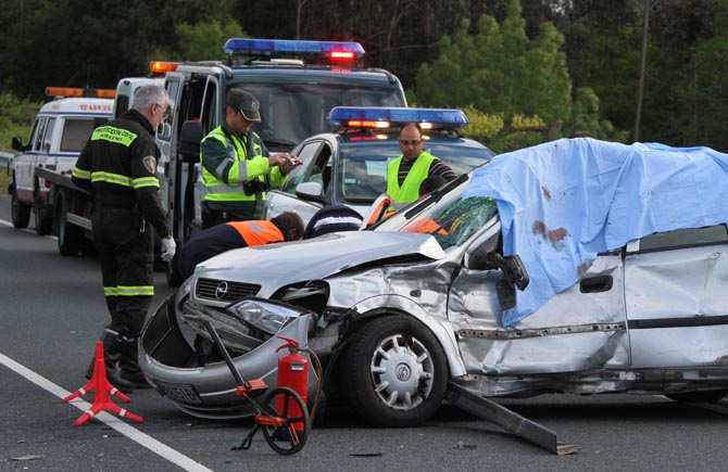 ACCIDENTE COCHE CAMION SETECOROS VALGA /