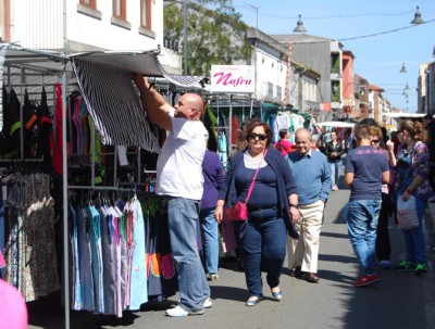 MERCADILLO PONTECESURES /