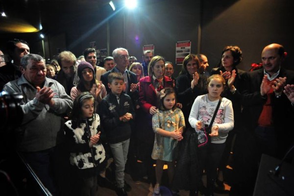 ANA PASTOR INAUGURACION BELEN ARTESANAL CORDEIRO VALGA